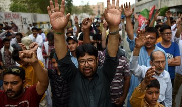 Protesters vow to continue sit-in against suicide attack in Quetta till PM Khan personally visits