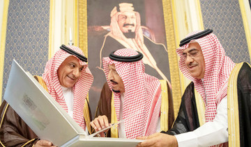 King Salman receives Saudi media officials, writers