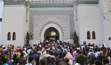 France announces measures to combat coronavirus, mosques to close 