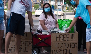 Unemployed Filipina feeds other jobless migrants in Dubai