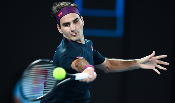  Federer out of Australian Open after knee surgery