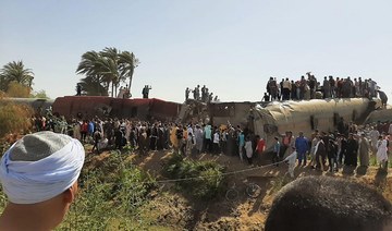 15 people hurt as train derails in northern Egypt