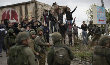 Settlers attack Palestinian villages after West Bank killing