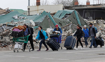 Russia pours in more troops and presses attack in eastern Ukraine