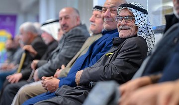 Iraqi pilgrims wait at the Jadidat Arar land port in Saudi Arabia’s Northern Border region. (SPA)