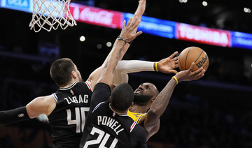 James' best effort not good enough as Clippers put away Lakers