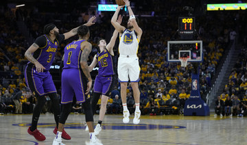 Klay Thompson scores 30, Warriors adjust to beat Lakers 127-100