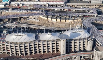 Searing heat takes toll on Hajj pilgrims