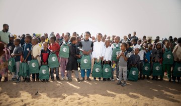 Saudi Arabia’s KSrelief distributes 1,000 school bags in Somalia