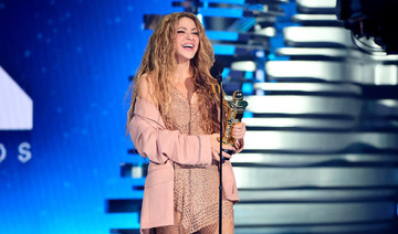 Shakira shines at MTV Video Music Awards 