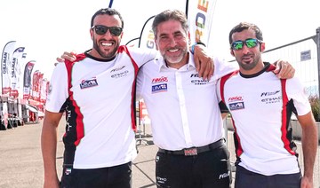 Team Abu Dhabi battle to keep F1 powerboating title hopes alive