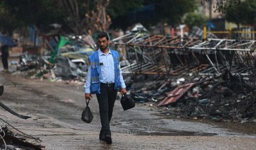 Displaced Gazans search for warm clothes as cold draws in