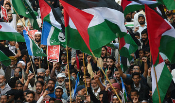 From Berlin to Karachi, thousands demonstrate in support of either Israel or the Palestinians