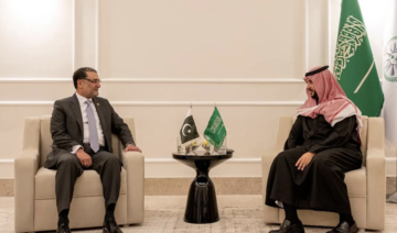 Saudi defense minister meets Pakistani counterpart