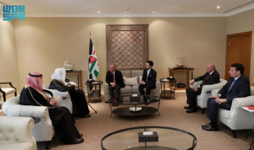 Saudi Shoura Council Speaker Abdullah Al-Asheikh meets Jordan’s King Abdullah II. (SPA)