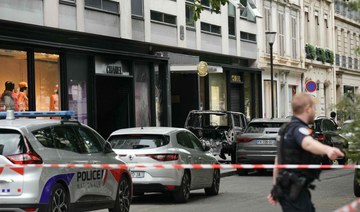 Thieves ram-raid Chanel store in Paris