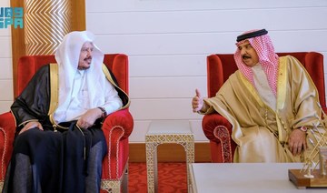 King Hamad receives Saudi Shoura Council Speaker Sheikh Abdullah bin Mohammed bin Ibrahim Al Al-Sheikh at Al-Safriya Palace.