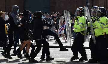 UK police face far-right rioters seeking to enter hotel thought to be housing asylum seekers