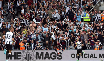 10-man Newcastle hold off Southampton challenge to get win on Premier League opening day