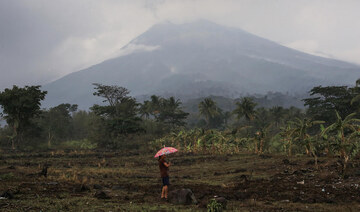 Hundreds flee after Philippine volcano warning