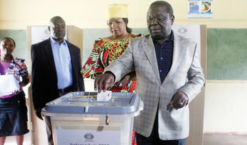 Tense Zimbabwe votes on new constitution