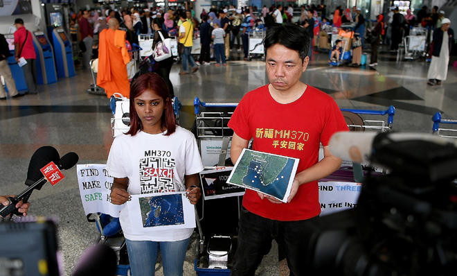 Relatives of missing Flight MH370 passengers “taking search into own hands“