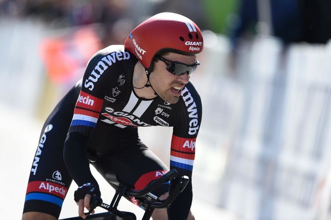 Tom Dumoulin wins Giro d Italia opening time trial Arab News