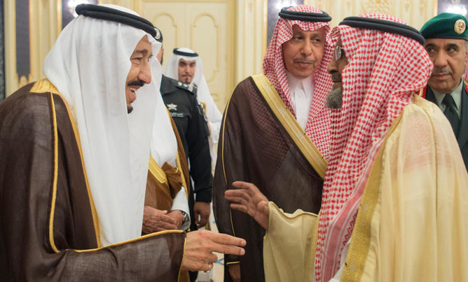 King Salman meets with dignitaries in Jeddah | Arab News