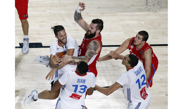 Serbia beats France to face US in basketball World Cup final