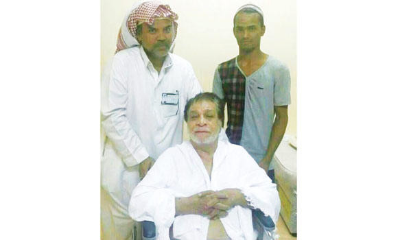 Kader Khan in Makkah for Haj