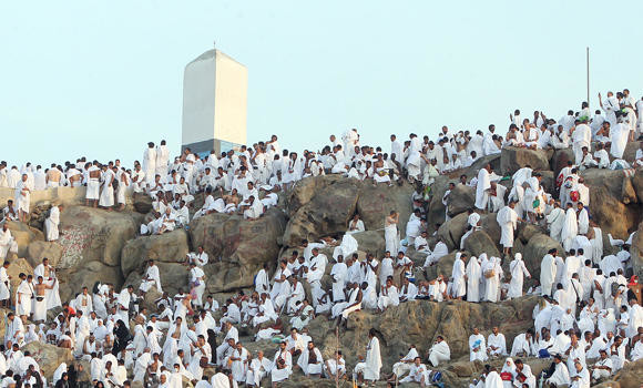 Pilgrims make stand at Arafat seeking mercy