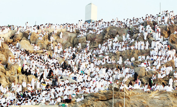 Pilgrims in submission at high point of Haj