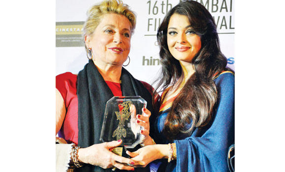 Deneuve ‘touched’ by Bollywood award