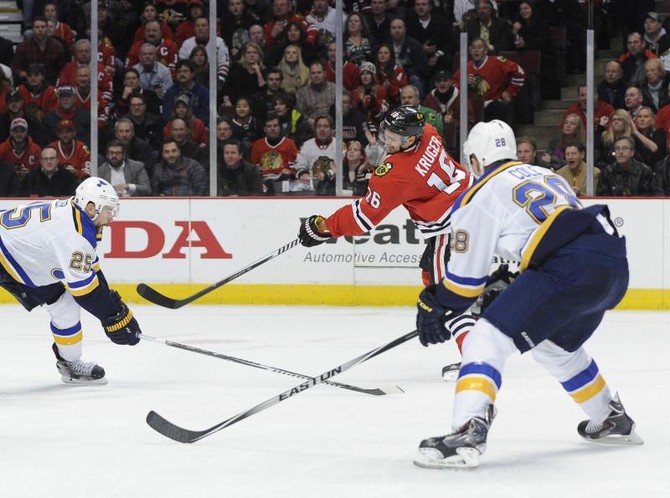 Blackhawks beat Blues for 4th straight victory