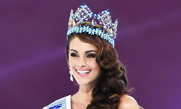 Miss South Africa And The 2014 Miss World Rolene Strauss Poses In Her Seat After Being Crowned