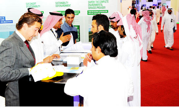 Govt to create 300,000 jobs for Saudis