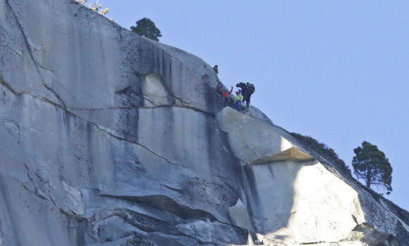 2 Men Reach Top Of Yosemites El Capitan In Historic Climb Arab News 