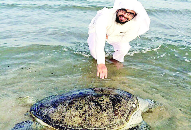 Huge dead turtle found at Alkhobar’s Half Moon Bay