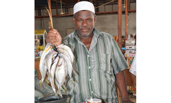 Fishermen bemoan expat control of Jazan market