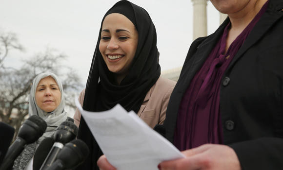 US justices support Muslim denied job due to head scarf