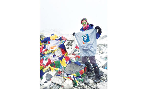 Saudi medic scales Everest ... for a cause