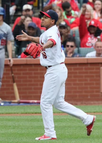 Martinez honors late Taveras, pitches Cardinals to 3-1 win over Dodgers