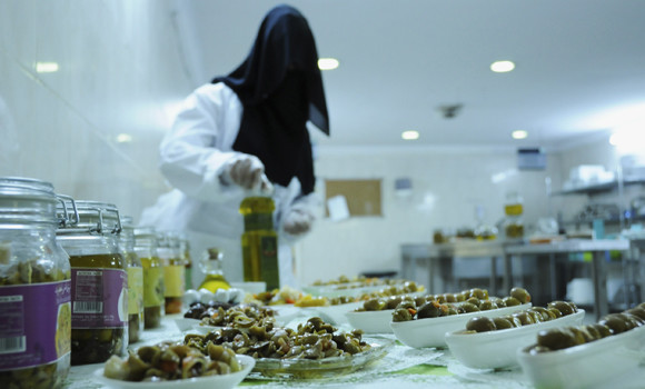 Saudi women can become hotel chefs