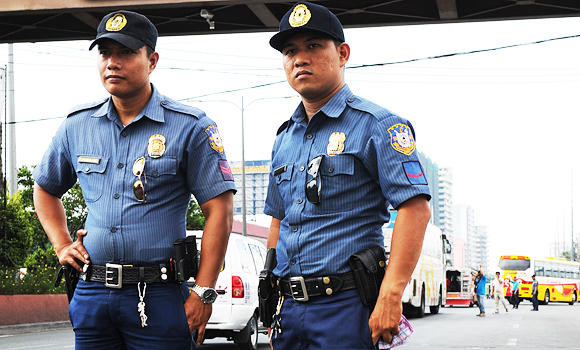 Philippine police gun down car thieves