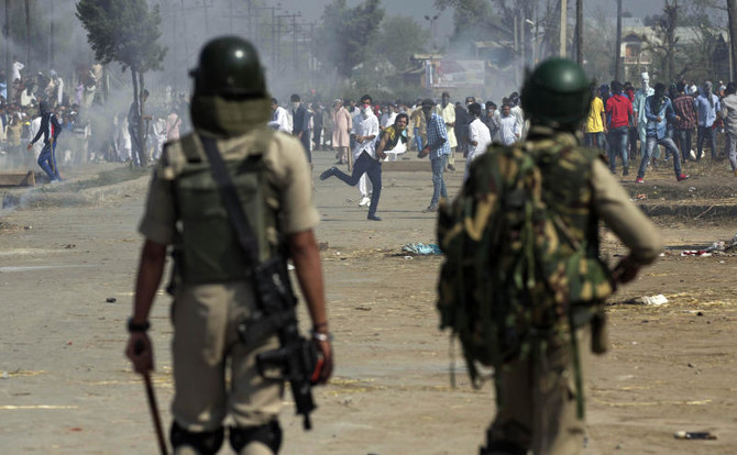 Police Fire Tear Gas To Quell Anti-India Protests In Kashmir | Arab News