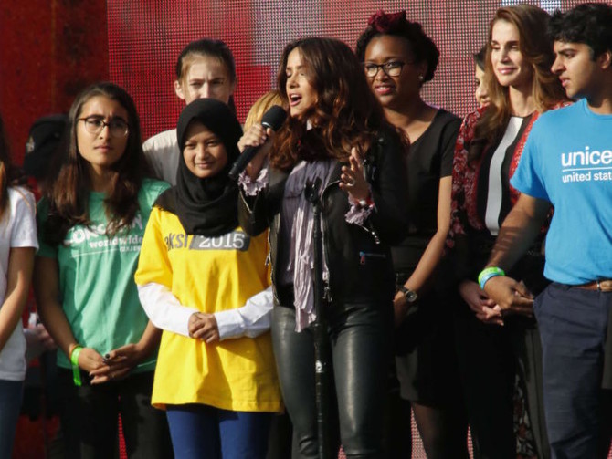 Pop stars, world leaders rally to end poverty