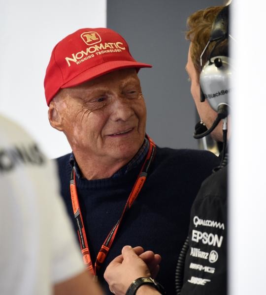 Lauda wary as Mercedes aim for title repeat