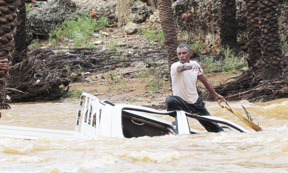 Cyclone heads for Yemen after injuring 200 in Socotra | Arab News