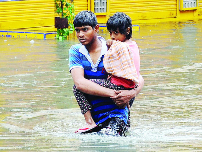 Indian Troops Battle Deadly Flooding | Arab News