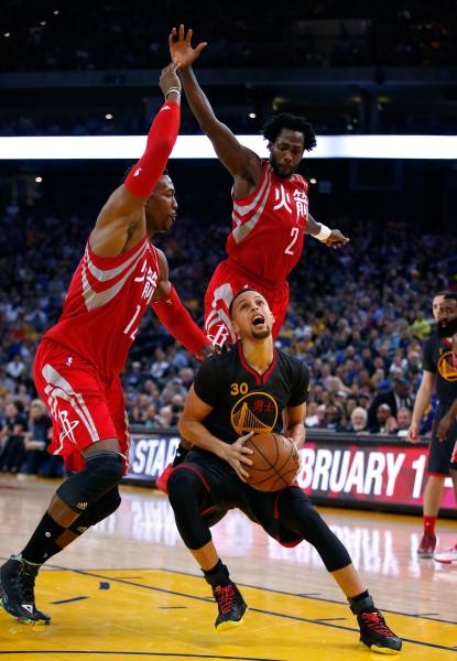 Curry Leads Warriors Past Rockets For 42nd Straight Home Win | Arab News